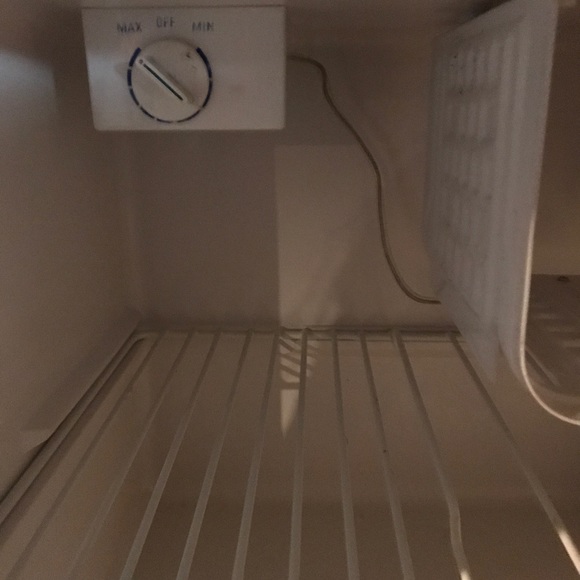 Mini fridge - Picture 3 of 3